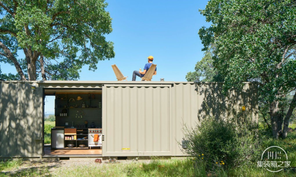 off-grid-shipping-container-cabin-07.jpg