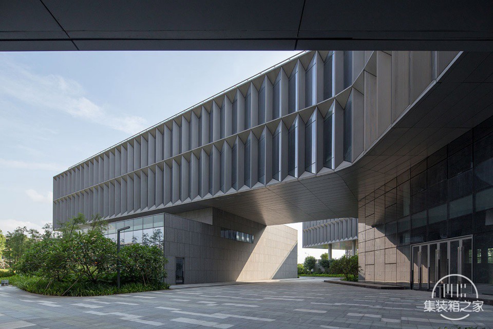 007-cimc-headquarter-office-building-china-by-ccdi-dongxiying-studio-960x640.jpg